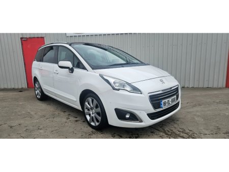 2016 Peugeot 5008 - view 2