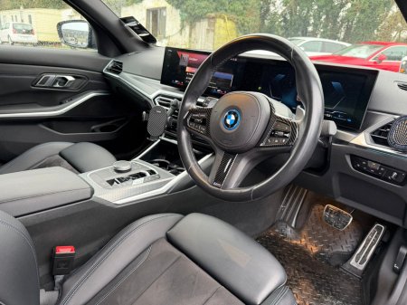 2023 BMW 3 Series - thumbnail 17