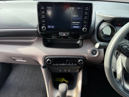 2020 Toyota Yaris - thumbnail 11