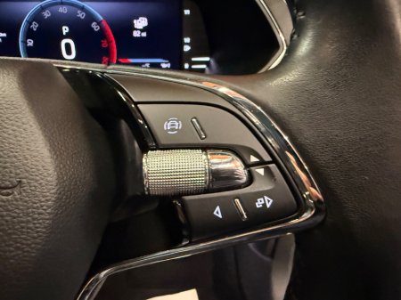 2022 Skoda Superb SUPERB C AMB 1.4TSI 218HP iV DSG €25,900 thumbnail