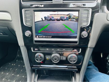 2016 Volkswagen Golf LOUNGE MODEL // 1.2 PETROL // AUTOMATIC €14,950 thumbnail