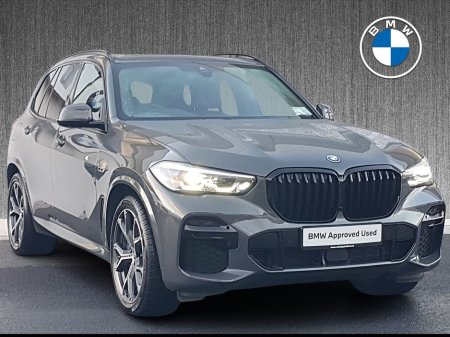 2023 BMW X5 xDrive45e M Sport €75,995