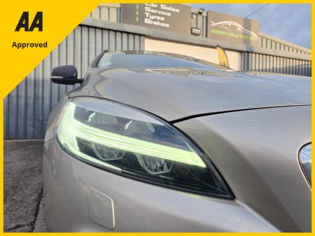 2017 Volvo V40 CROSS * ONLY 49K MILES * D2 2.0 DIESEL * €16,995 thumbnail