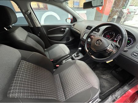 2015 Volkswagen Polo - thumbnail 2