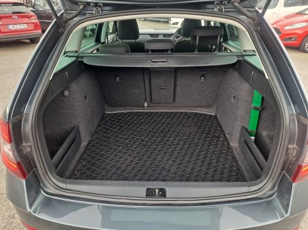 2020 Skoda Octavia - thumbnail 9