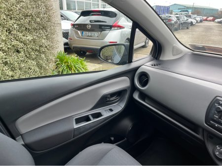 2015 Toyota Yaris TERRA 1.0 PETROL €8,950 thumbnail