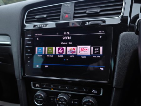 2019 Volkswagen Golf ( 192 REG ) HIGHLINE FULL LEATHER SEATS HEATED ELECTRIC SEATS SAT NAV PACK - VIRTUAL CLOCKS -REVERSE CAMERA - NAVIGATION - CARPLAY - ANDROID AUTO- BLIND SPOT REAR TRAFFIC ASSIST - DISCOVER PRO €22,950 thumbnail