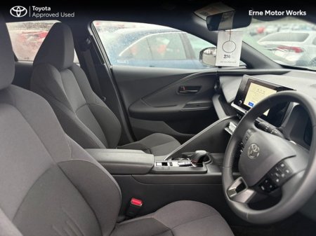 2025 Toyota C-HR C-HR HYBRID SPORT 1.8 €39,450 thumbnail