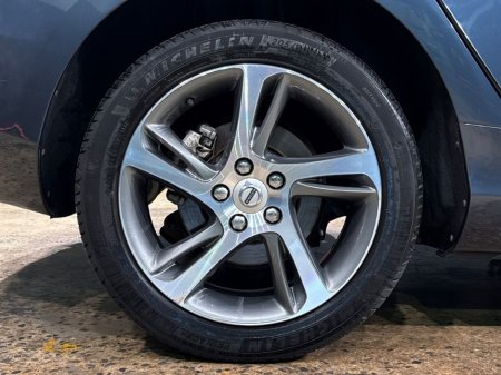 2018 Volvo V40 - thumbnail 12