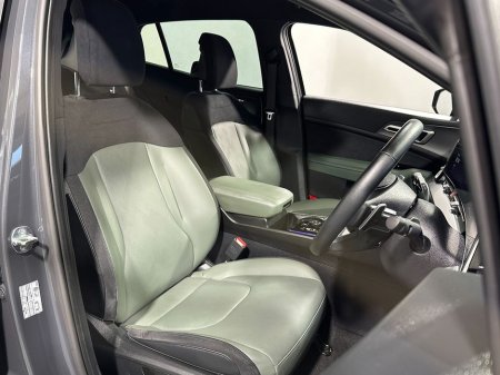 2025 Kia Sportage Plug-in Hybrid 4x4 €44,800 thumbnail