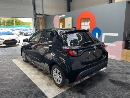 2021 Toyota Yaris - view 4