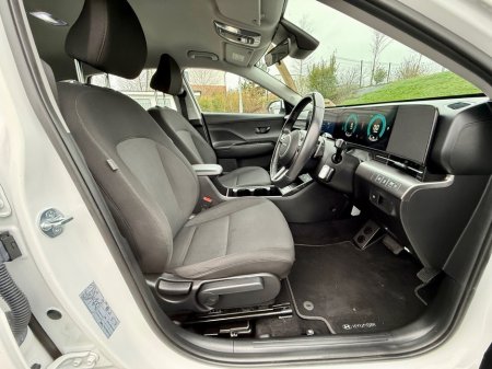 2024 Hyundai Kona 1.6 HYBRID Signature Auto €30,950 thumbnail