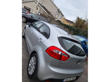 2014 Kia Rio - thumbnail 4