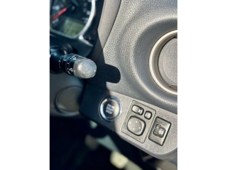 2015 Toyota Yaris - thumbnail 7