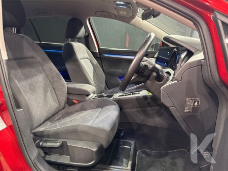 2021 Volkswagen Golf E-TSI - HYBRID - ALLOY WHEELS - MULTI FUNCTION STEERING WHEEL - CRUISE CONTROL - REVERSE CAMERA - €23,950 thumbnail