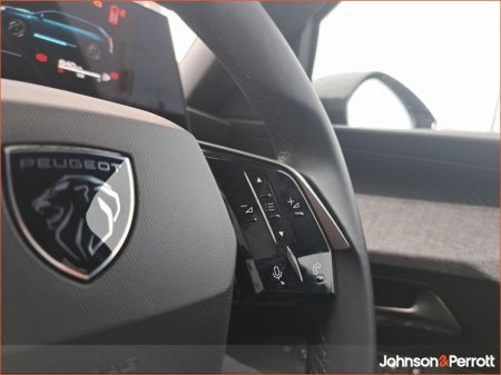 2025 Peugeot 5008 1.2 MHEV 145bhp E-DCS6 Allure €52,900 thumbnail