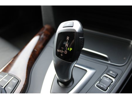 2018 BMW 3 Series - thumbnail 16