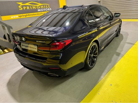 2022 BMW 5 Series - view 4