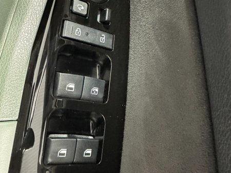 2024 Kia Sportage Anniversary Edition Plug-in Hybrid €39,800 thumbnail