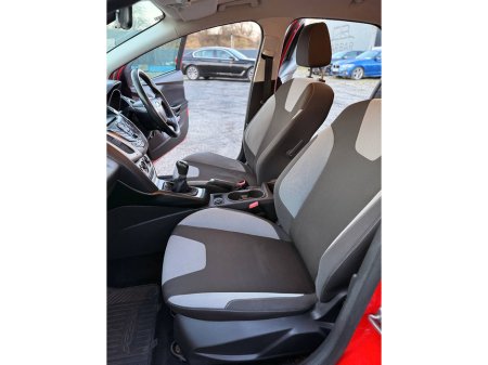 2014 Ford Focus - thumbnail 37