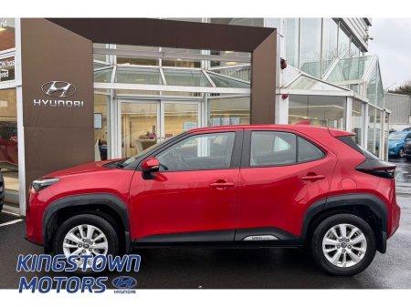 2022 Toyota Yaris - thumbnail 3