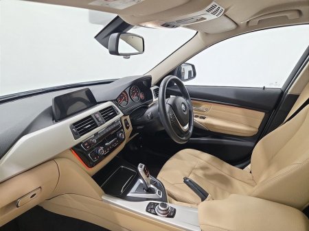 2017 BMW 3 Series 330e SE thumbnail