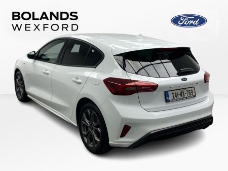 2024 Ford Focus - thumbnail 3