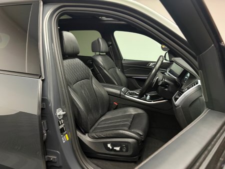 2021 BMW X5 45E M SPORT XDRIVE €59,990 thumbnail