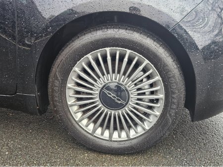 2025 Fiat 500e - thumbnail 9