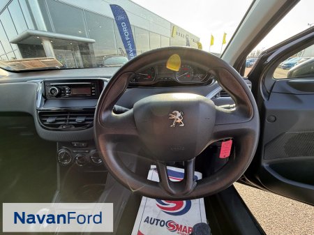 2016 Peugeot 208 - thumbnail 8