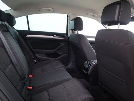 2016 Volkswagen Passat - thumbnail 13