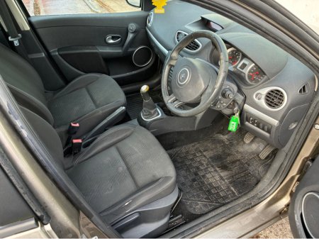 2010 Renault Clio 1.2 petrol 5 door €2,950 thumbnail
