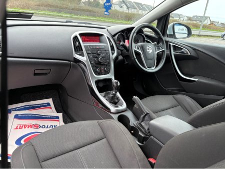 2013 Opel Astra - thumbnail 8