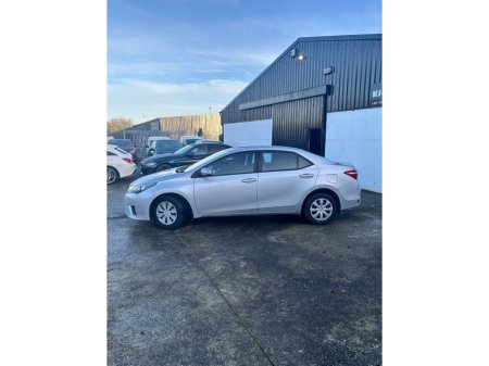 2015 Toyota Corolla D-4D 90 (1.4) Terra €7,995
