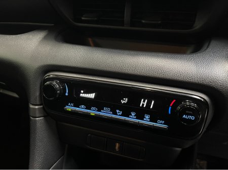 2020 Toyota Yaris - thumbnail 10