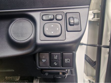 2018 Toyota Aqua - thumbnail 24