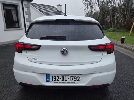 2019 Vauxhall Astra - thumbnail 5