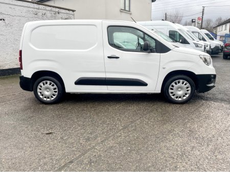 2022 Opel Combo L1H1 1.5 CDTI 100PS DIESEL 6SPEED MANUAL MY22 SWB €13,000 thumbnail