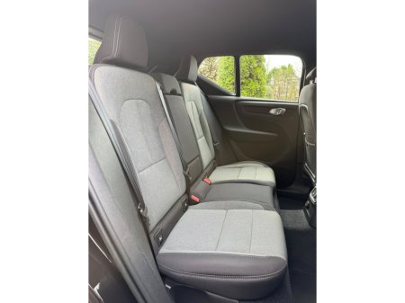 2023 Volvo XC40 - thumbnail 11