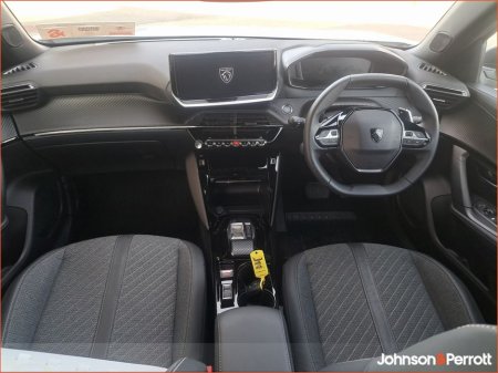 2025 Peugeot 2008 - thumbnail 4