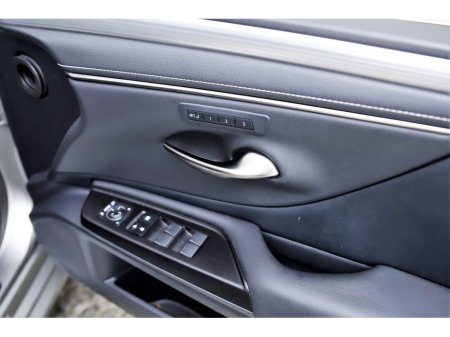 2019 Lexus ES 300 H - thumbnail 24