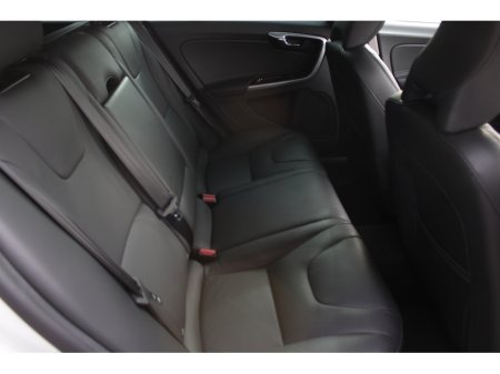 2018 Volvo V60 - thumbnail 17