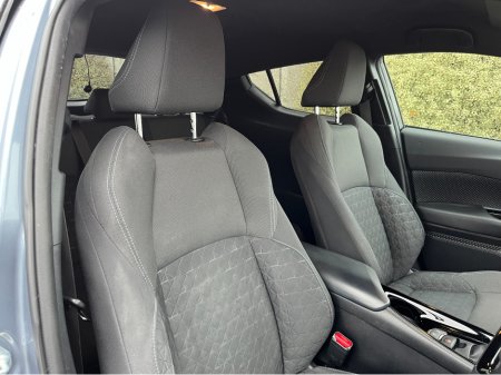 2020 Toyota C-HR - thumbnail 10