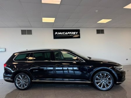 2022 Volkswagen Passat 2.0 TDI 150HP Elegance DSG €29,995 thumbnail