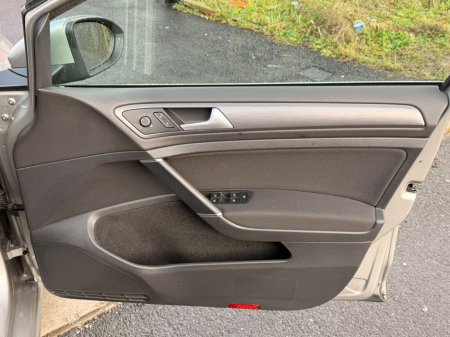 2019 Volkswagen Golf  €17,000 thumbnail