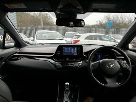 2017 Toyota C-HR 1.8L Petrol-Hybrid Automatic (7686) €18,995 thumbnail