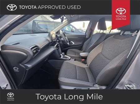 2025 Toyota Yaris Cross - thumbnail 7