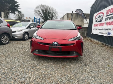 2019 Toyota Prius - thumbnail 2