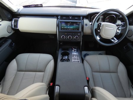 2020 Land Rover Discovery 2.0D SD4 240 PS 4WD Auto SE 7 Seat €34,950 thumbnail
