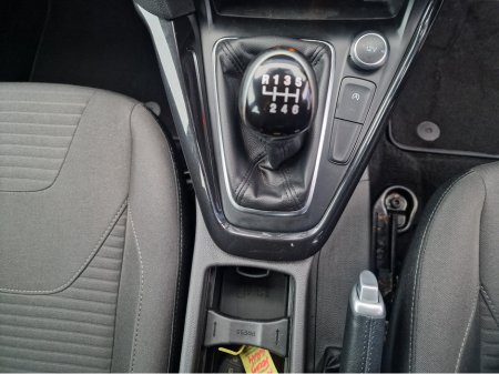 2017 Ford Focus - thumbnail 20